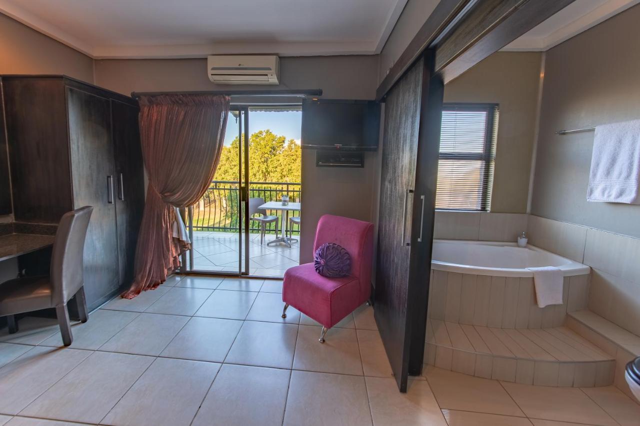 Altissimo Guesthouse Bloemfontein Bagian luar foto