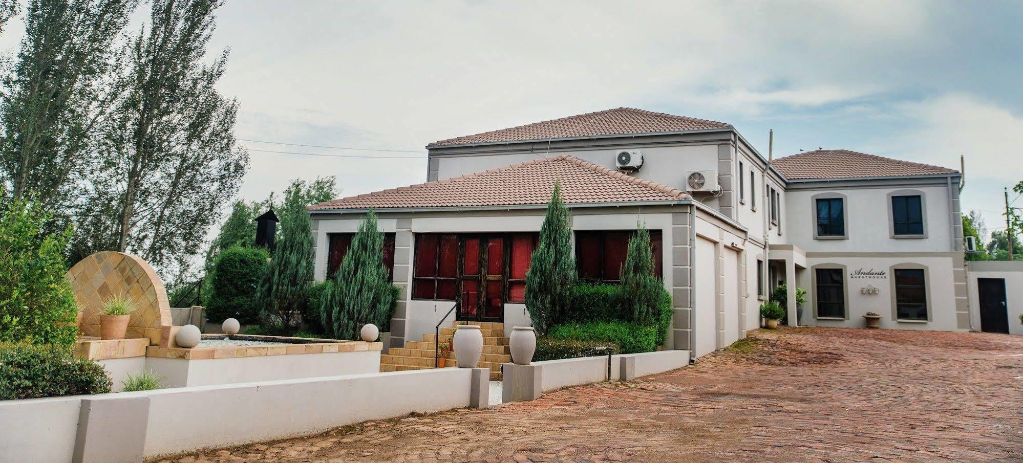 Altissimo Guesthouse Bloemfontein Bagian luar foto